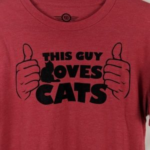 This guy loves cats red t-shirt men's medium